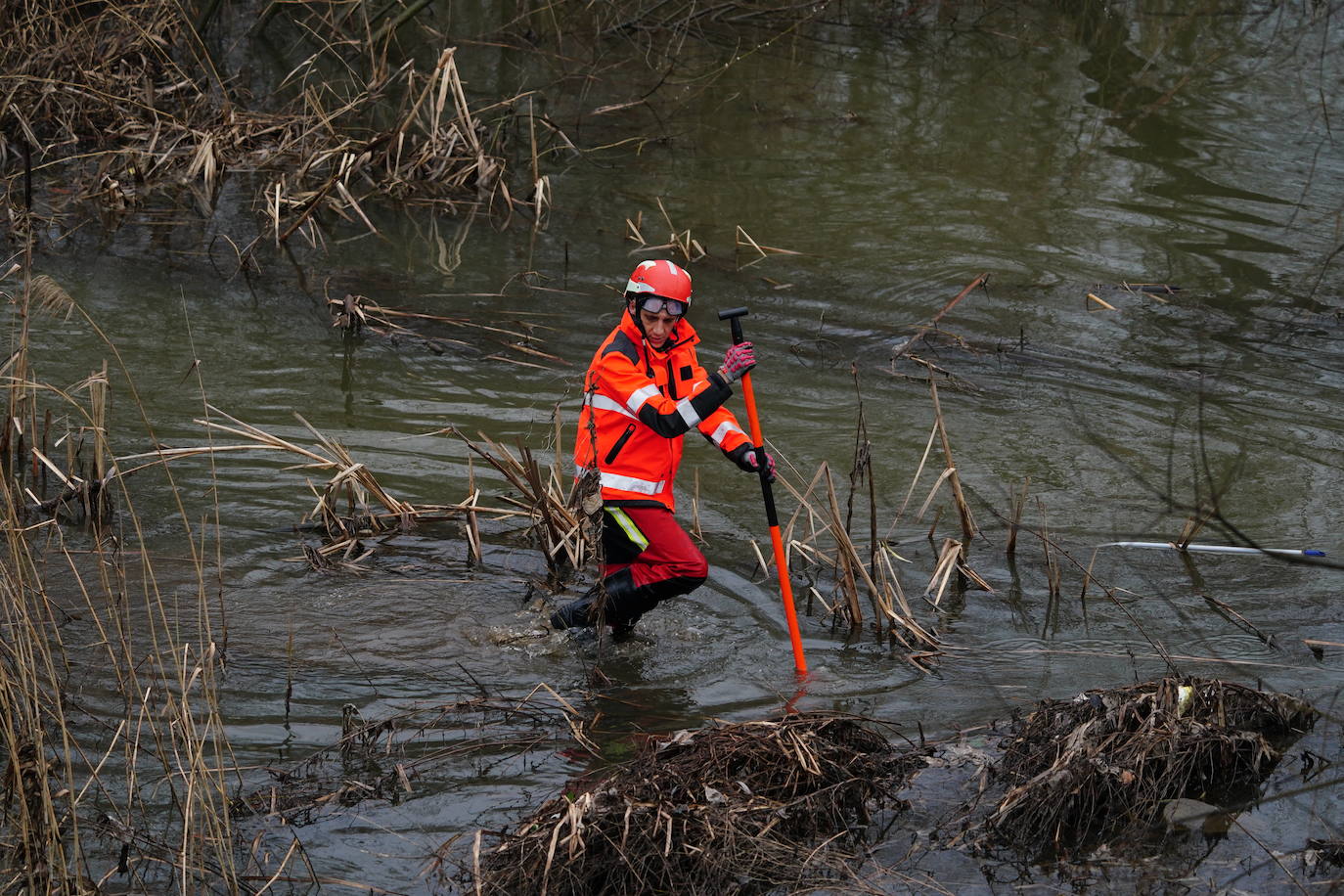 En imágenes: nueva búsqueda en el río para buscar al vecino del Camino de las Aguas desaparecido la semana pasada