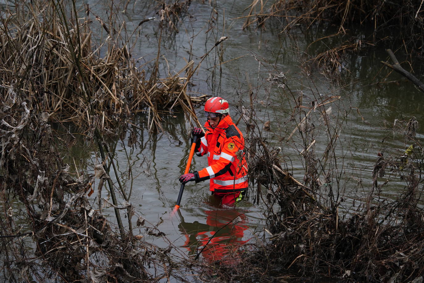 En imágenes: nueva búsqueda en el río para buscar al vecino del Camino de las Aguas desaparecido la semana pasada