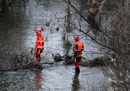 En imágenes: nueva búsqueda en el río para buscar al vecino del Camino de las Aguas desaparecido la semana pasada