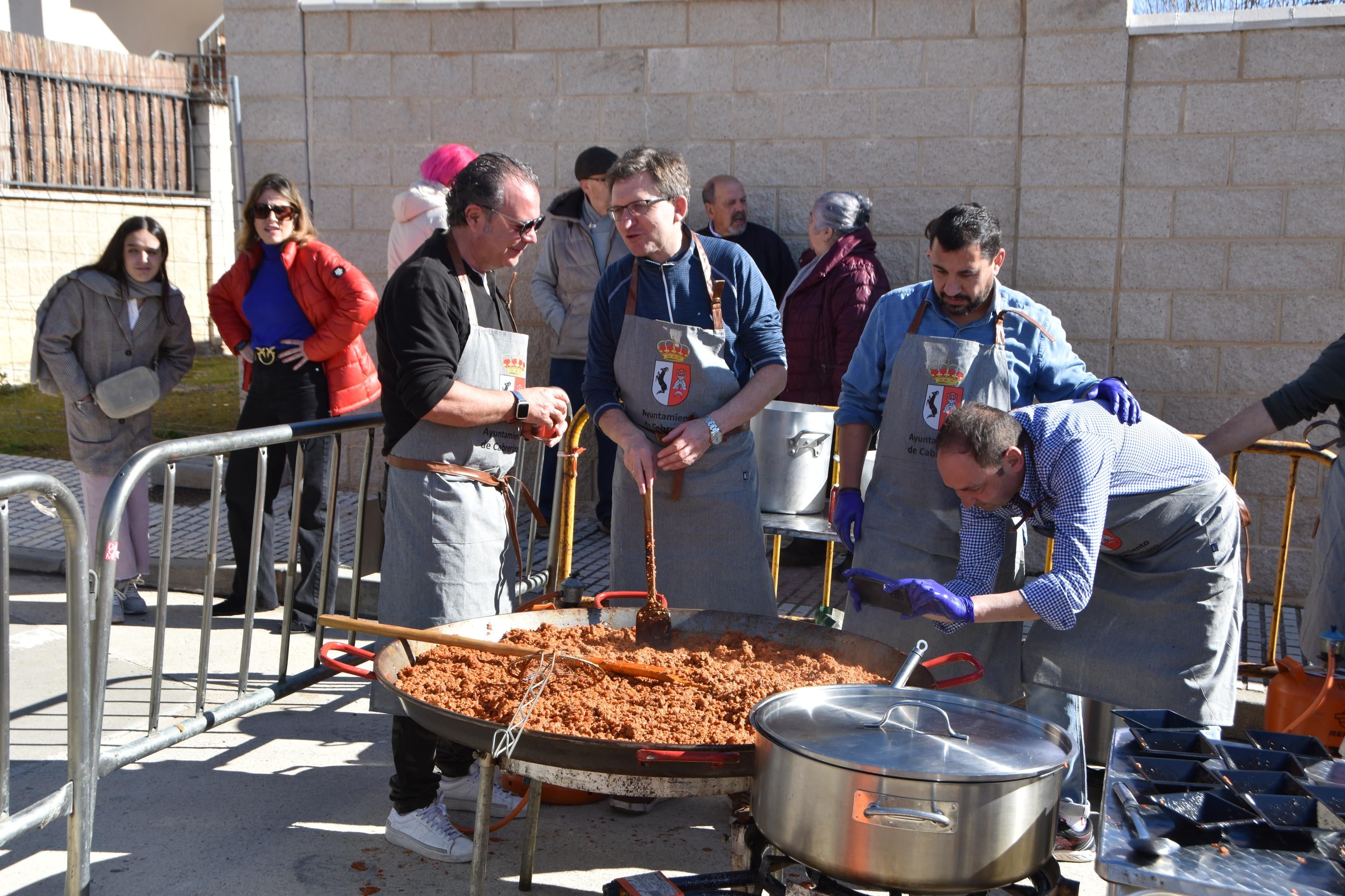 Más de 500 personas participan en la primera matanza celebrada en Cabrerizos