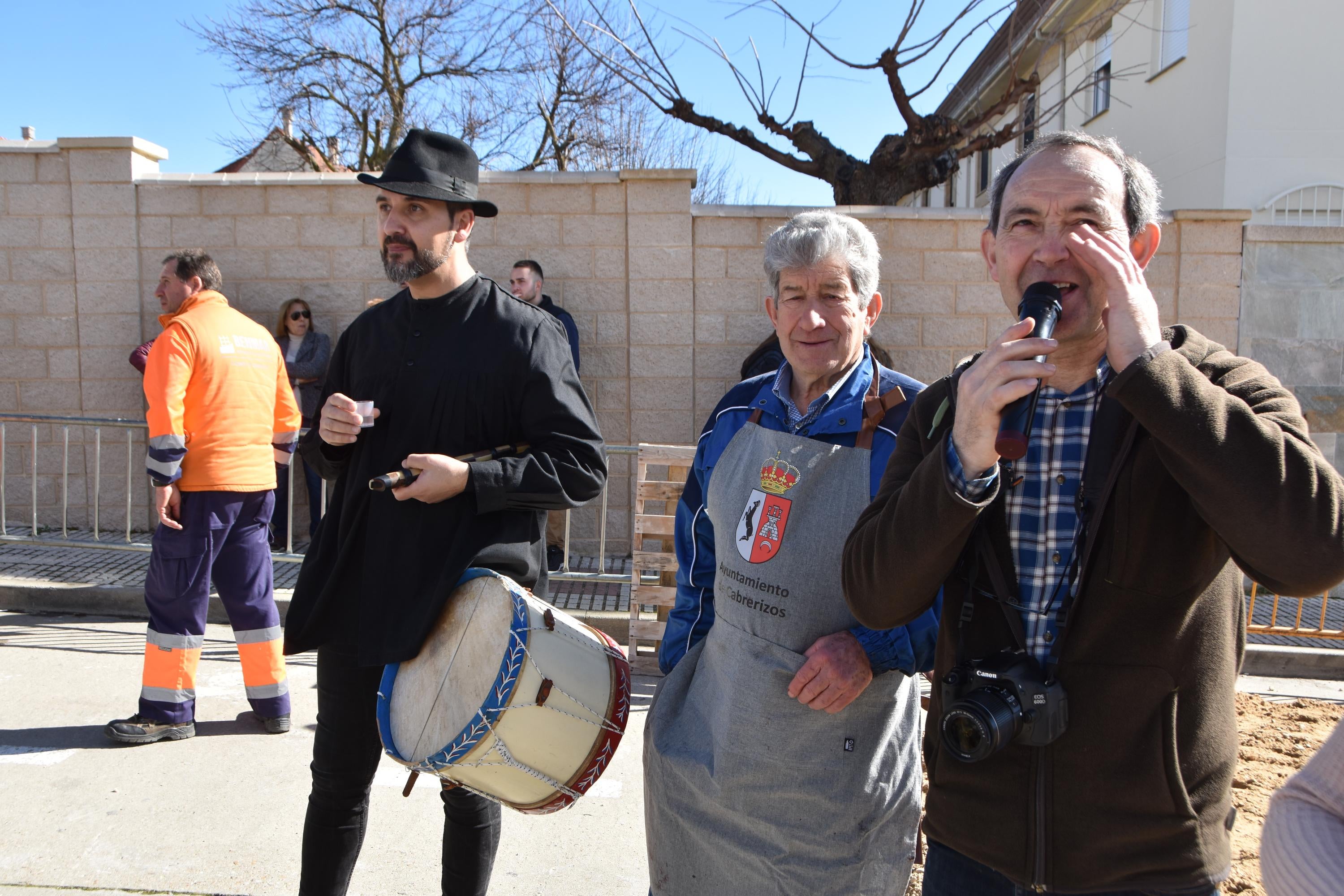 Más de 500 personas participan en la primera matanza celebrada en Cabrerizos