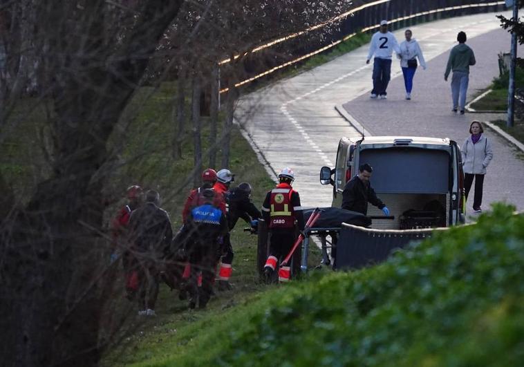 Así han rescatado los Bomberos de Salamanca el cadáver del vecino de la Prosperidad