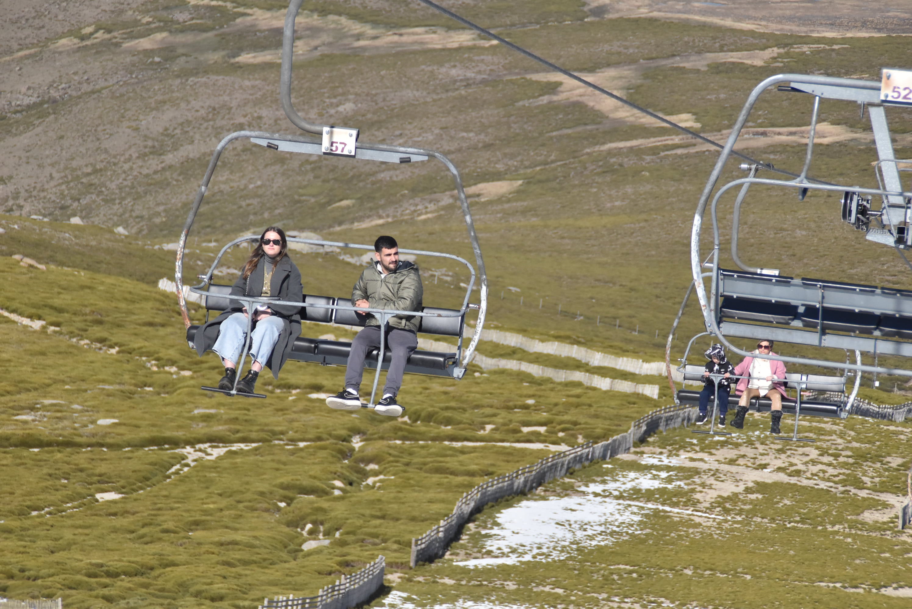 La Covatilla aprovecha el tirón turístico del telesilla y abre una pista para el esquí en la cota alta