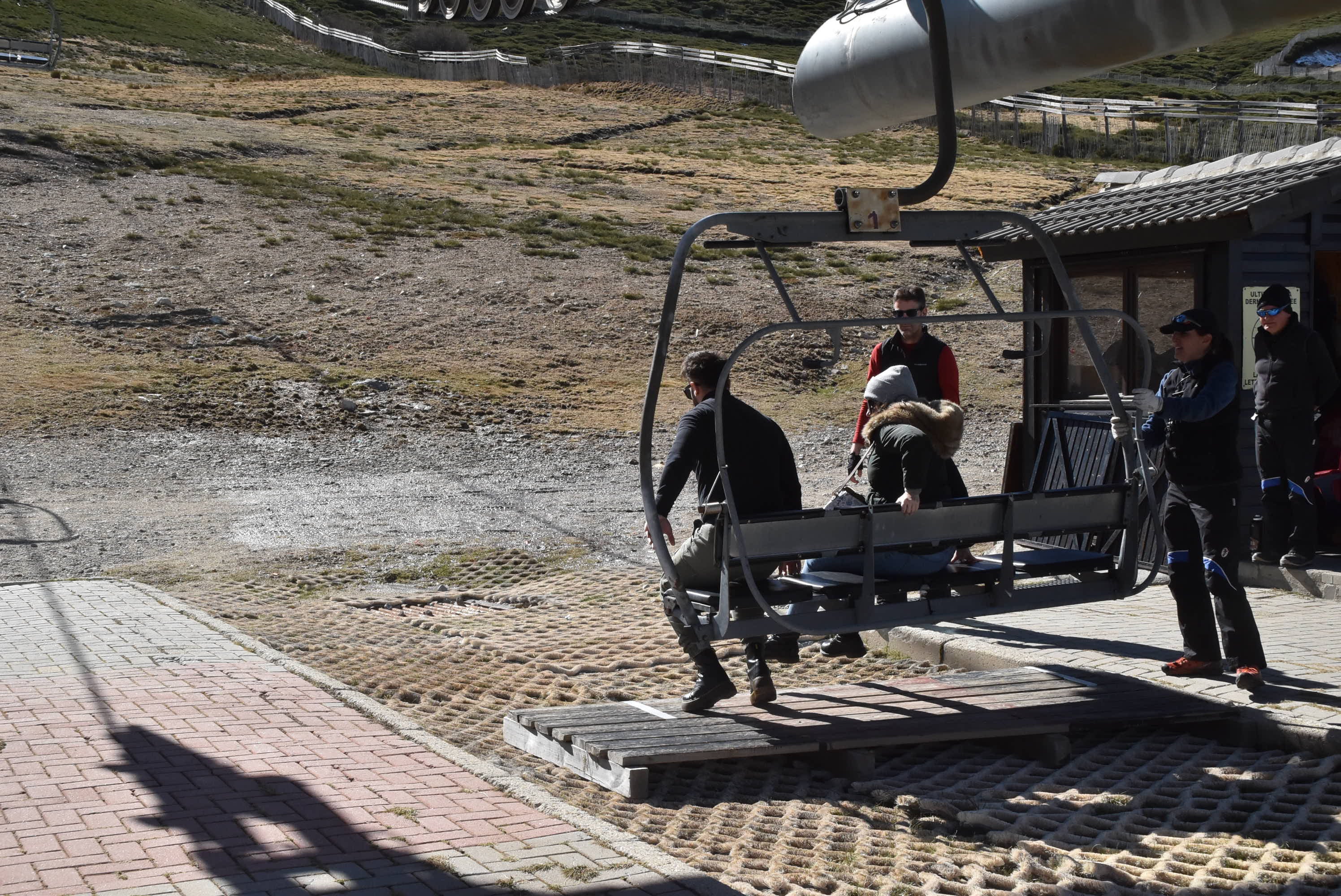 La Covatilla aprovecha el tirón turístico del telesilla y abre una pista para el esquí en la cota alta