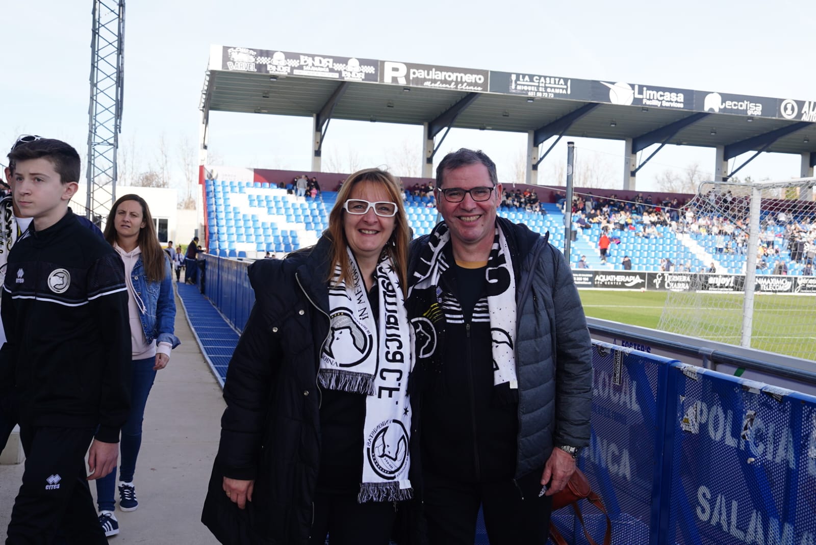 Búscate en la grada del Reina Sofía en el partido de Unionistas contra el Fuenlabrada