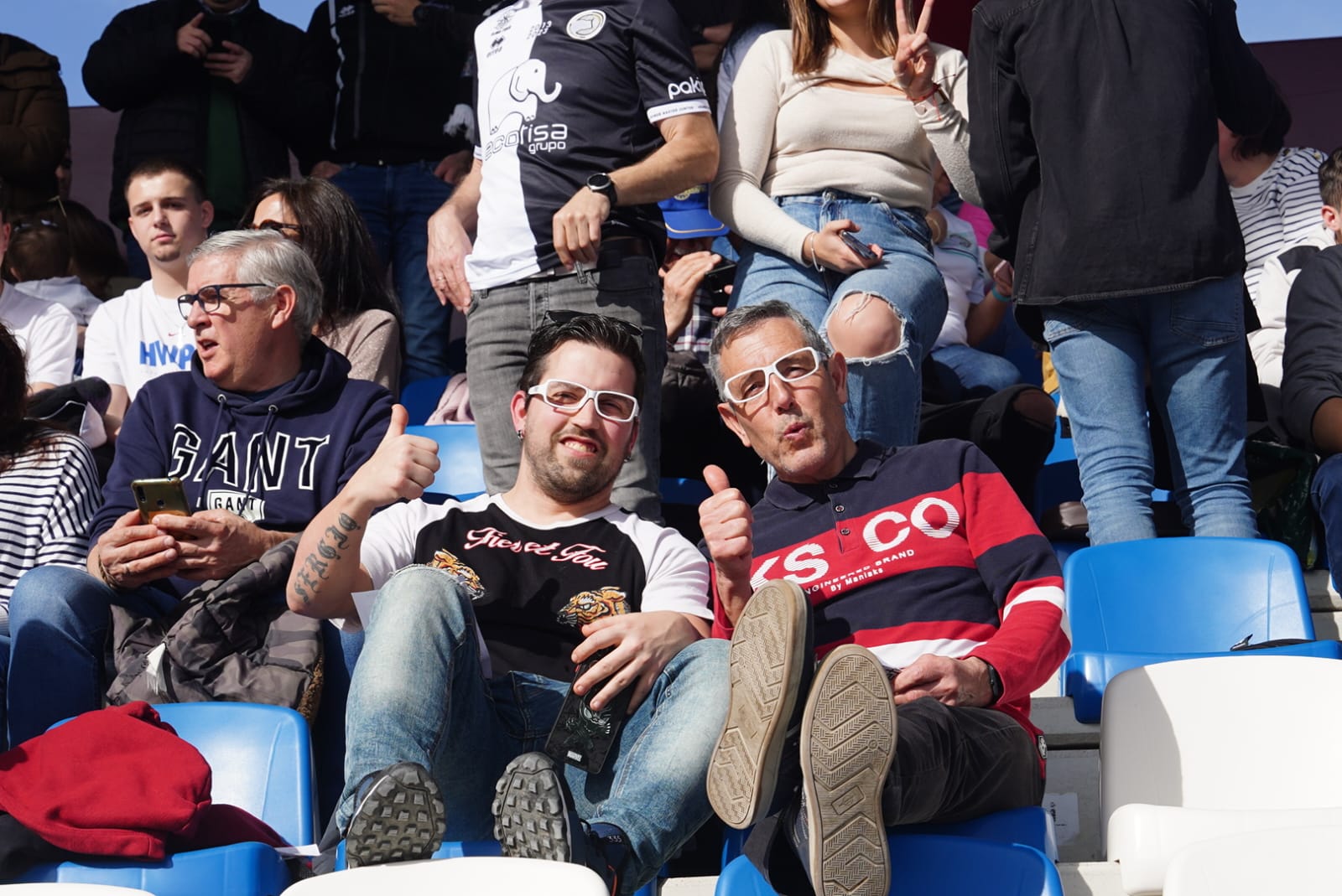 Búscate en la grada del Reina Sofía en el partido de Unionistas contra el Fuenlabrada