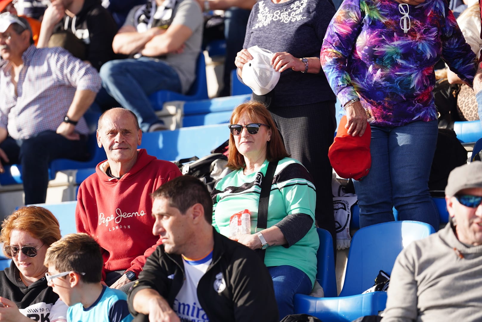 Búscate en la grada del Reina Sofía en el partido de Unionistas contra el Fuenlabrada