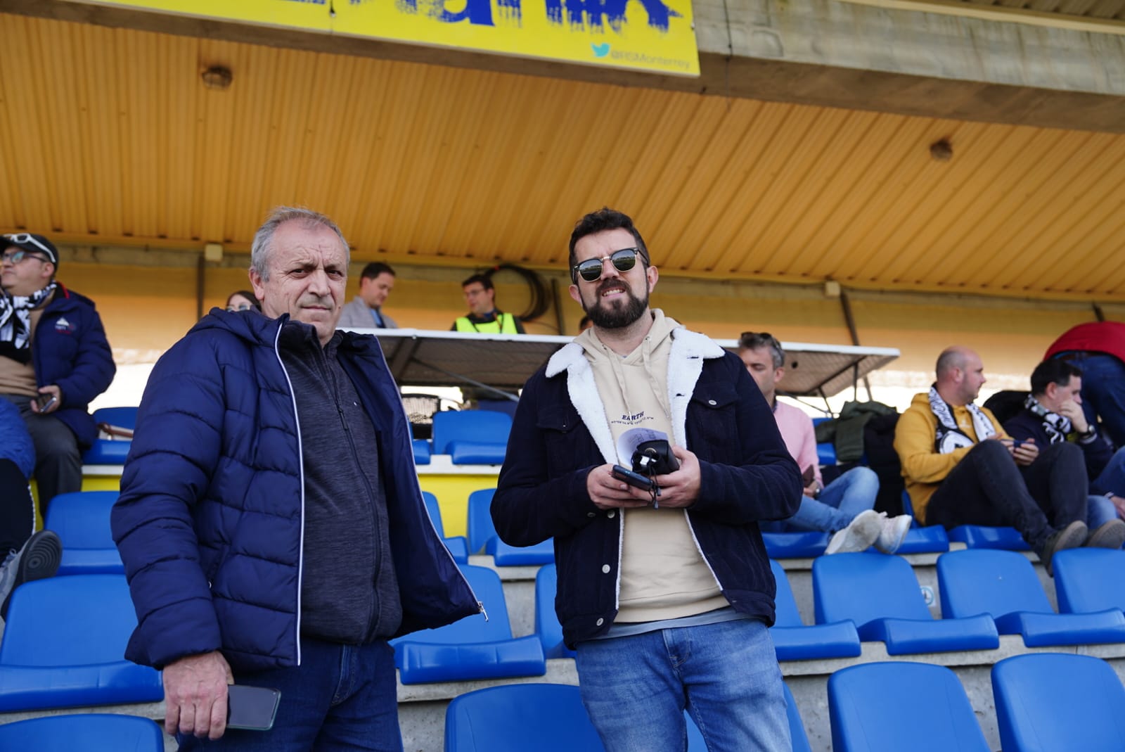 Búscate en la grada del Reina Sofía en el partido de Unionistas contra el Fuenlabrada