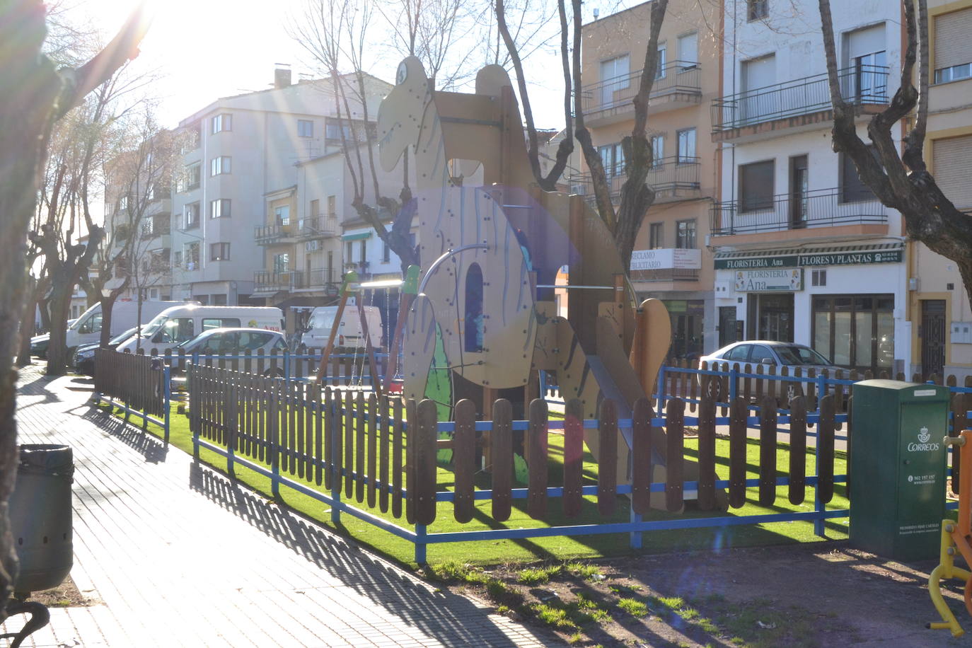 Renovación de las zonas de juegos en la Avenida de Salamanca de Ciudad Rodrigo