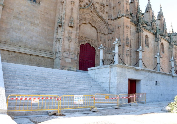 El atrio de la Catedral tras concluir su reforma.