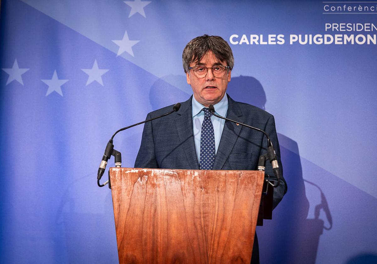 Puigdemont, durante una rueda de prensa.