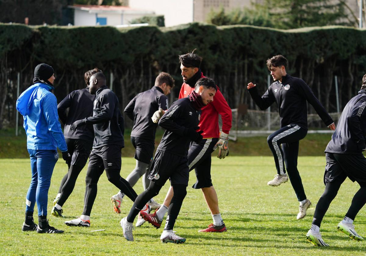 Alvarito, que vuelve tras estar dos choques sancionado, durante la sesión de entrenamiento.