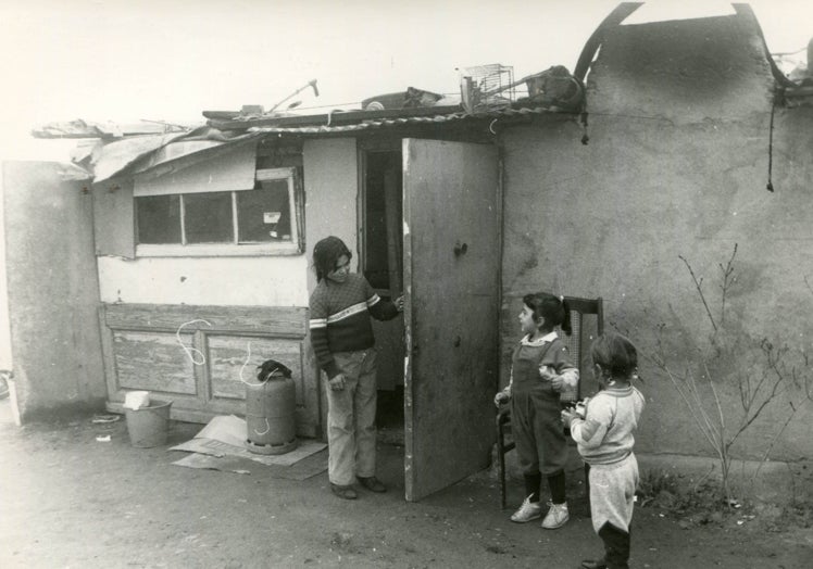 Chabolas del barrio en el año 1987: En Puente Ladrillo todavía quedaban algunos edificios precarios elaborados con pocos materiales y condiciones insalubres.