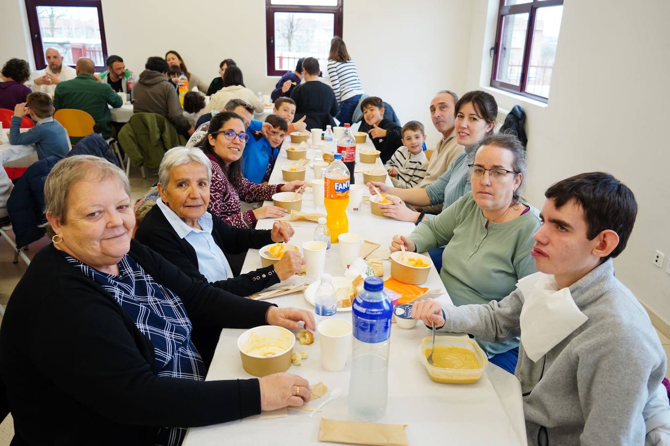 Platos típicos en Puente Ladrillo por la Semana Solidaria