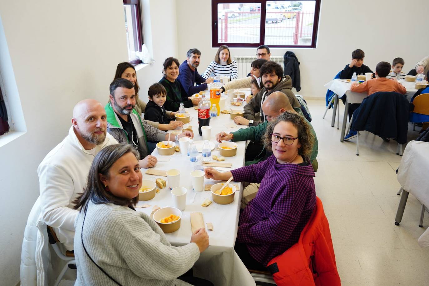 Platos típicos en Puente Ladrillo por la Semana Solidaria