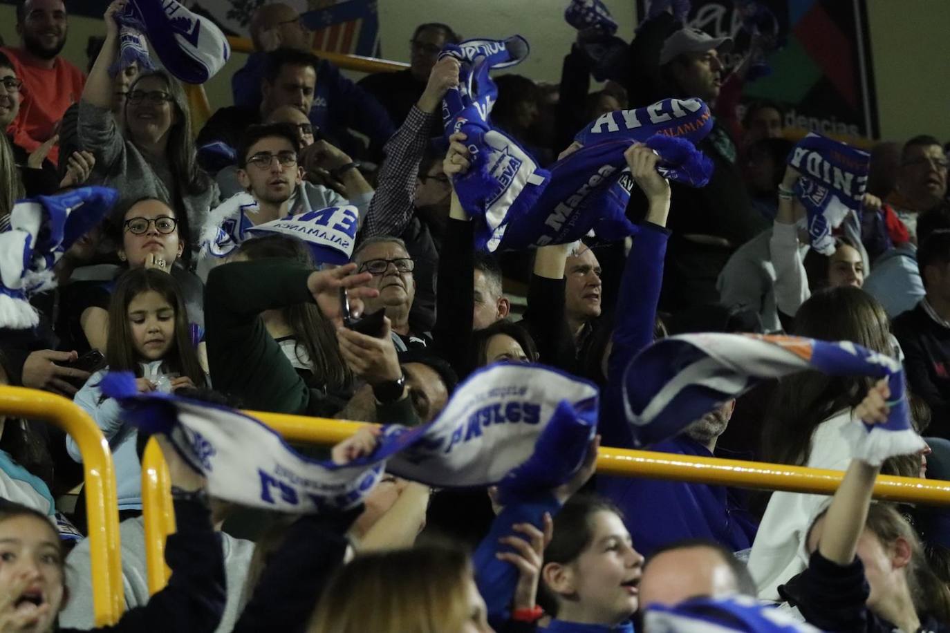 Lleno absoluto en Würzburg: búscate en la grada en el partido contra el Fenerbahce