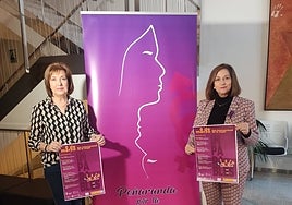 Sonsoles Núñez, concejala de Cultura, y Carmen Ávila, alcaldesa de Peñaranda de Bracamonte.