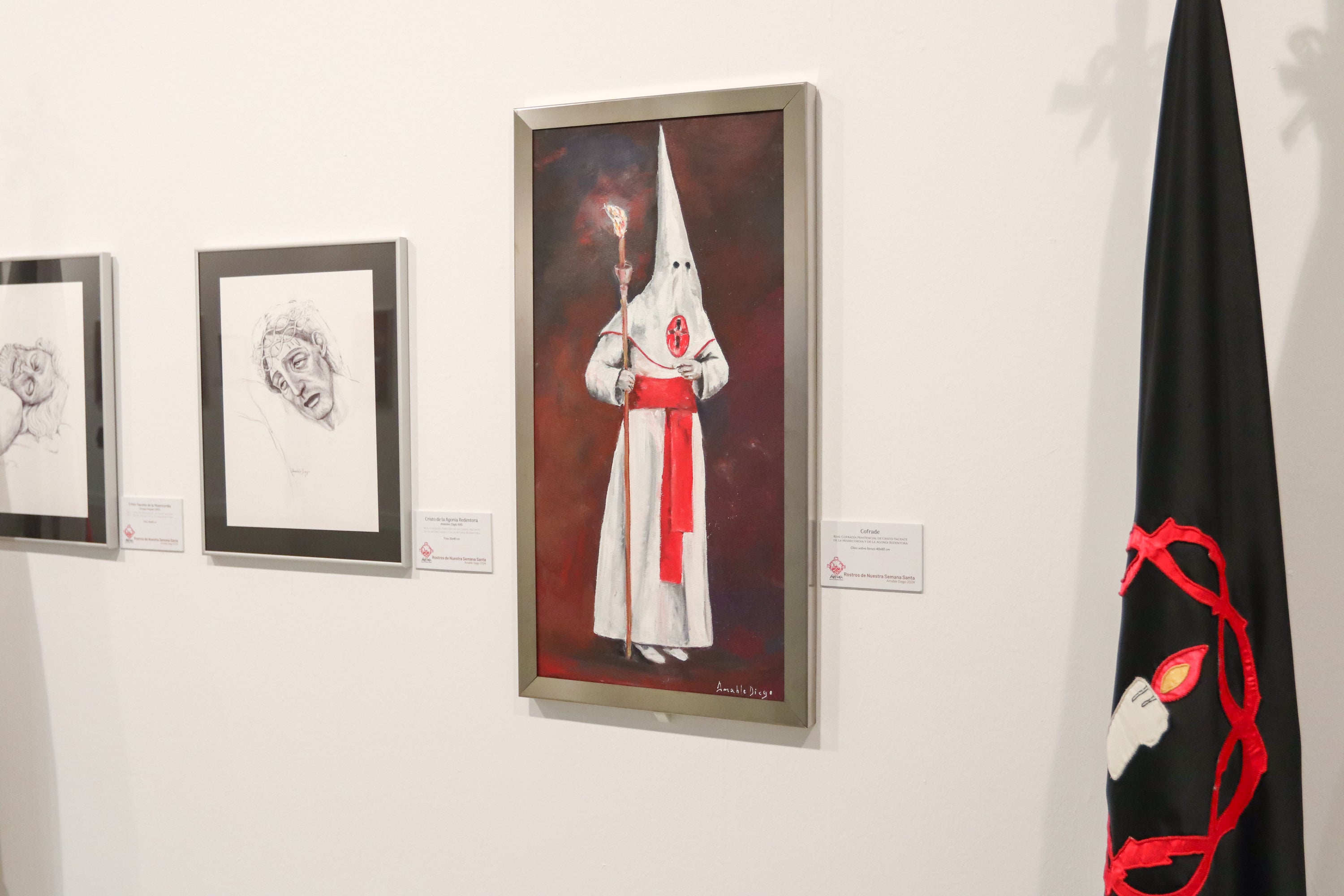 La Pasión salmantina reluce en el Palacio de Congresos con una muestra de Amable Diego