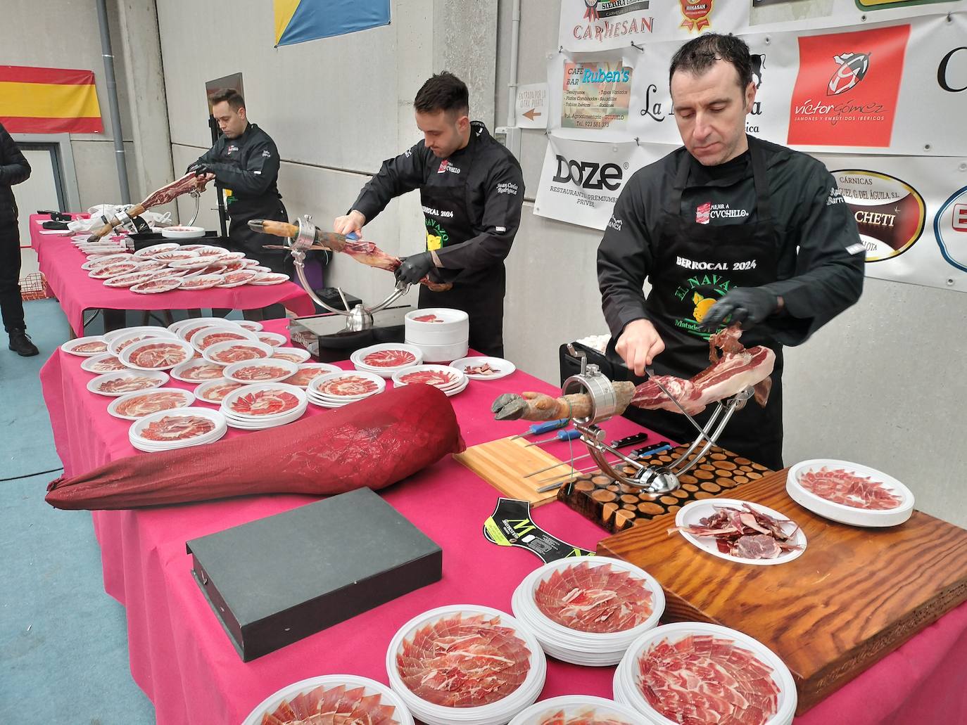 Berrocal de Salvatierra disfruta de su matanza contra viento y marea