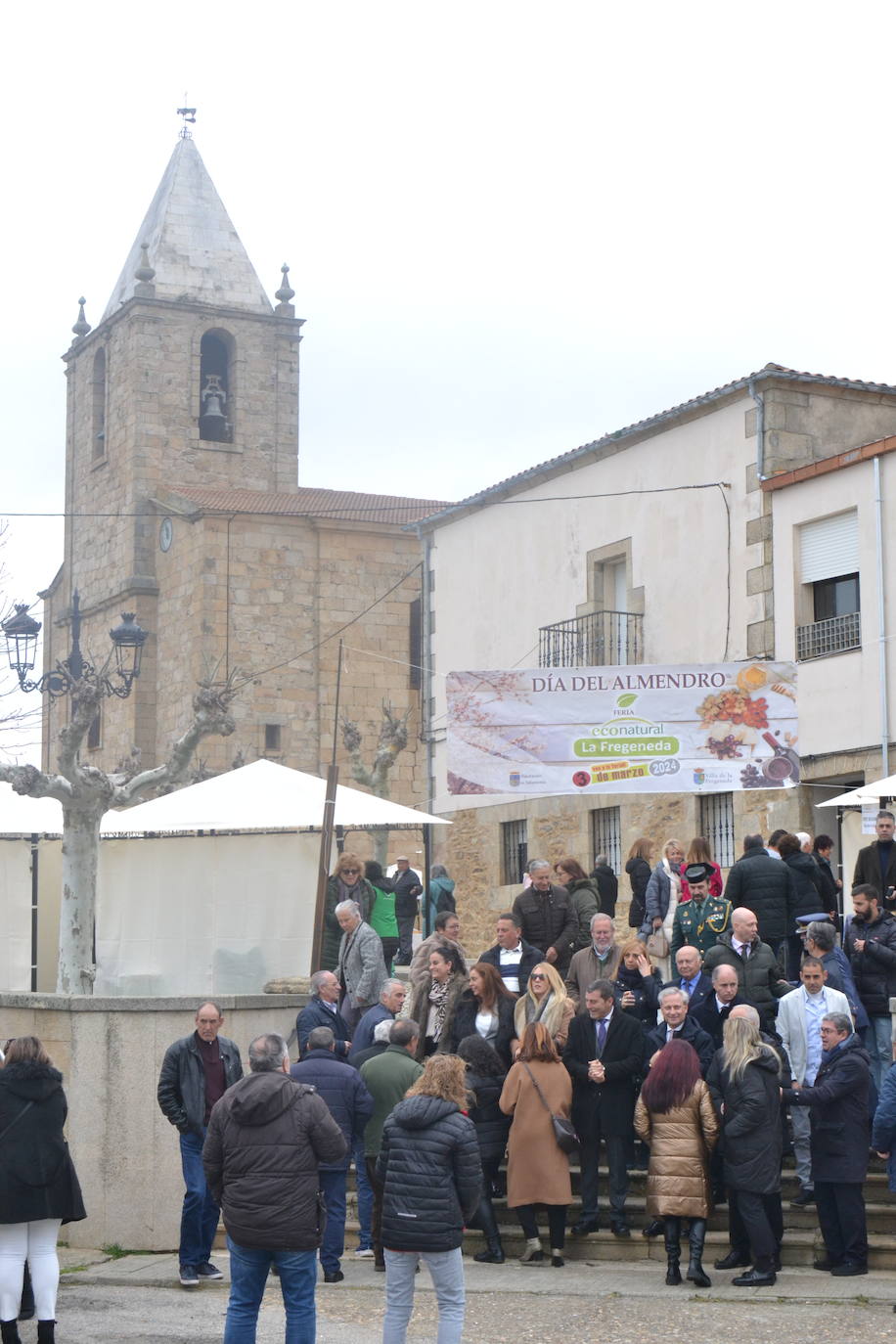 La Fregeneda disfruta del Día del Almendro con visitantes de todos los rincones