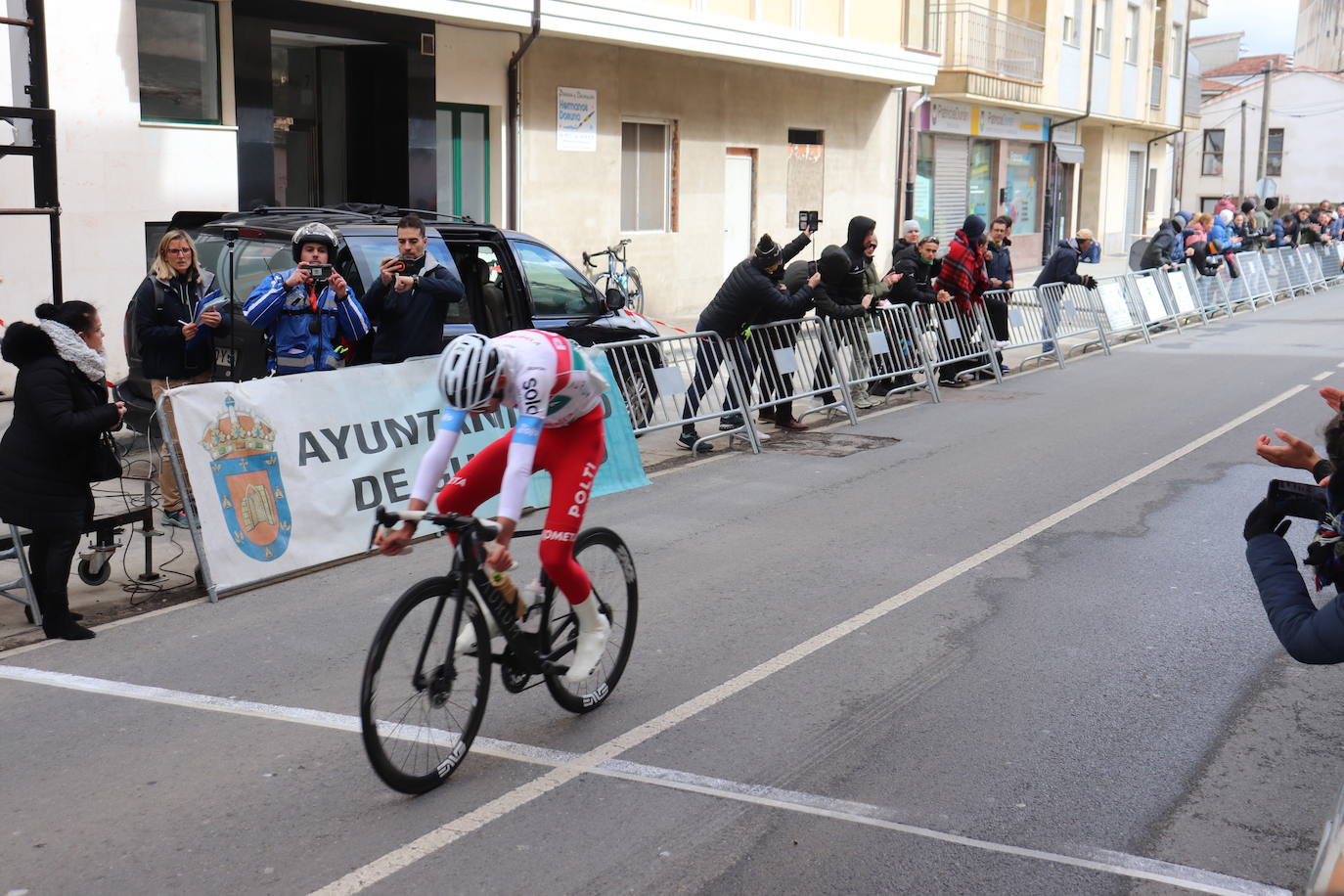 Robinson Rincón se lleva la victoria en el II Trofeo Junior de ciclismo en Guijuelo