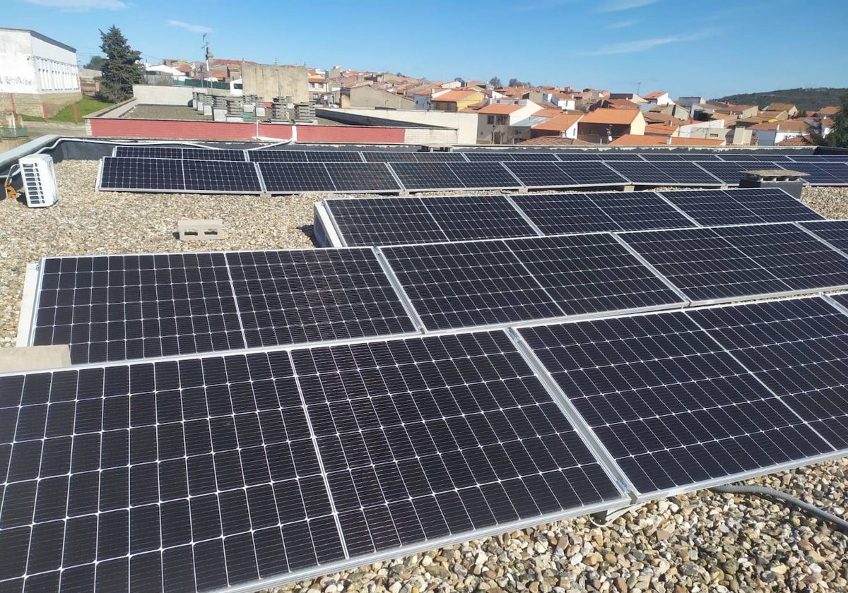 Instalación de 15kw en el tejado de la residencia de mayores.