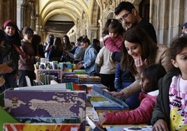 Público en la edición anterior de la Feria Municipal del Libro.