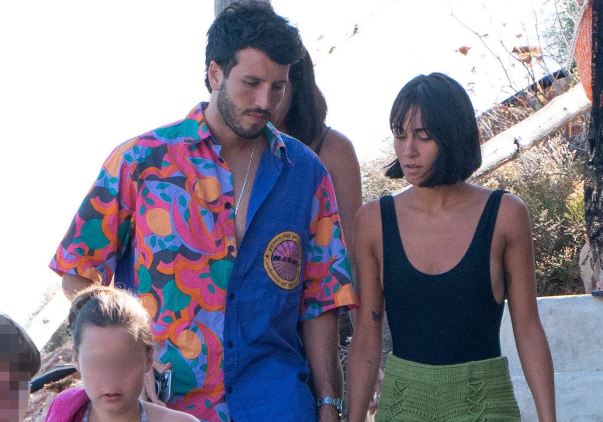 Foto de archivo en la que Aitana y Sebastián Yatra disfrutan de unos días de vacaciones en Ibiza