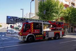 Arde un coche en la calle Mayor de Chamberí