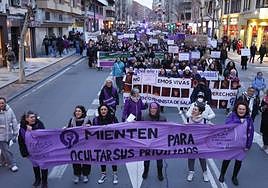 Los reivindicativos mensajes de la manifestación del 8M en Salamanca