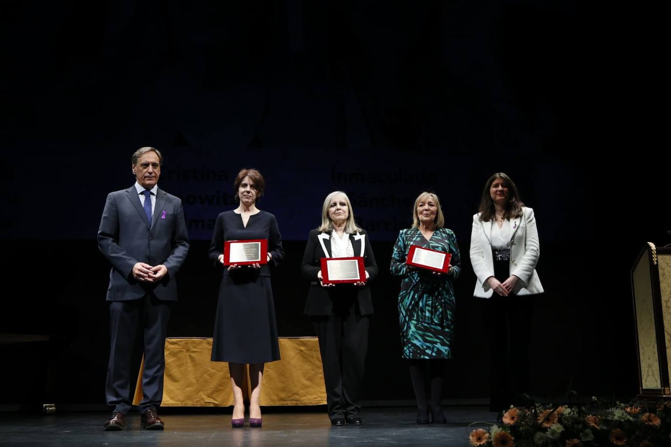 El Liceo se rinde a tres mujeres excelentes que han ayudado a romper techos de cristal