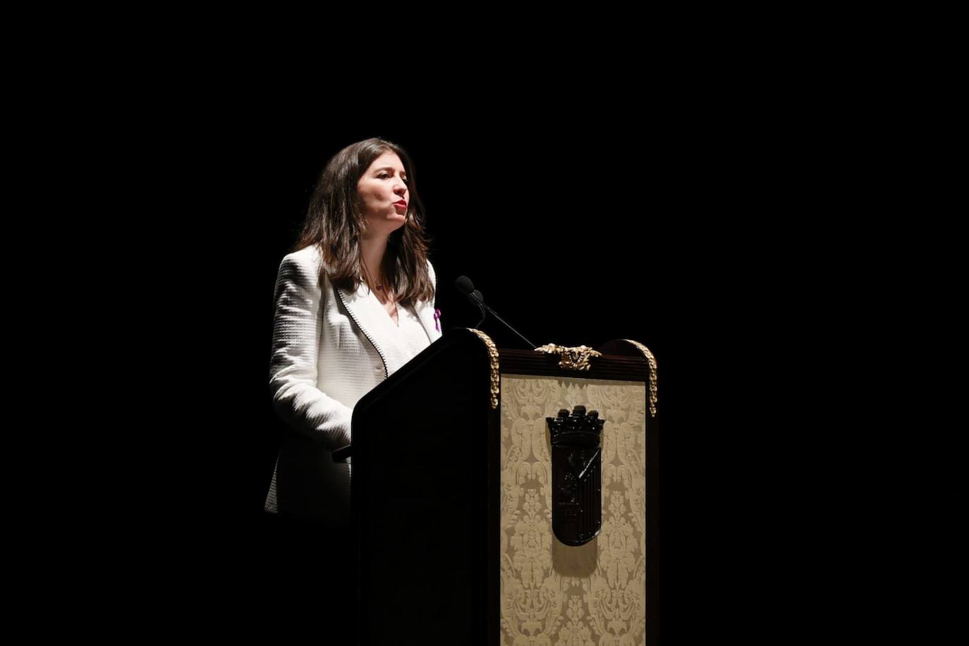 El Liceo se rinde a tres mujeres excelentes que han ayudado a romper techos de cristal