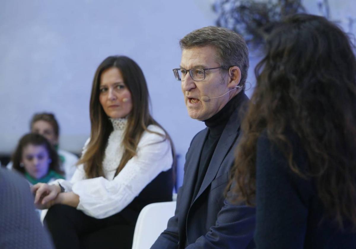 Feijóo se encierra con sus 'barones' para coordinar políticas y exhibir «estabilidad» frente a Sánchez