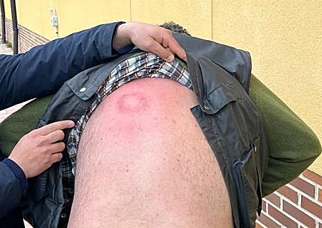 Imagen secundaria 1 - Así disolvió la Guardia Civil la protesta en Adanero: pelotas de goma, gases lacrimógenos y mucha tensión