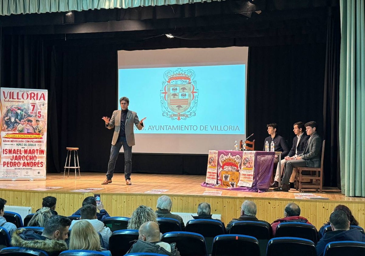 Acto de presentación de la novillada de fiestas y toros del cajón.