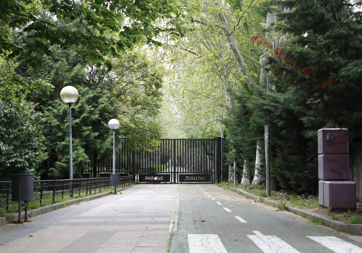 Vista de la entrada al parque de los Jesuitas.