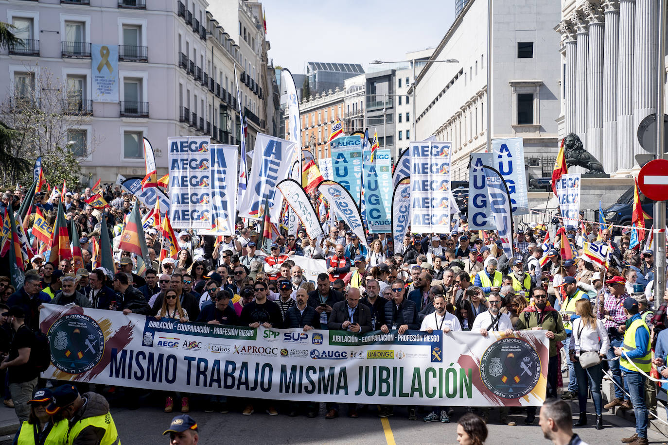 El grito de policías y guardias civiles por una jubilación digna y la plena equiparación con los Mossos