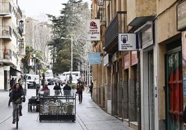 Carteles en Azafranal, que se sitúa en la zona Ciudad Vieja.