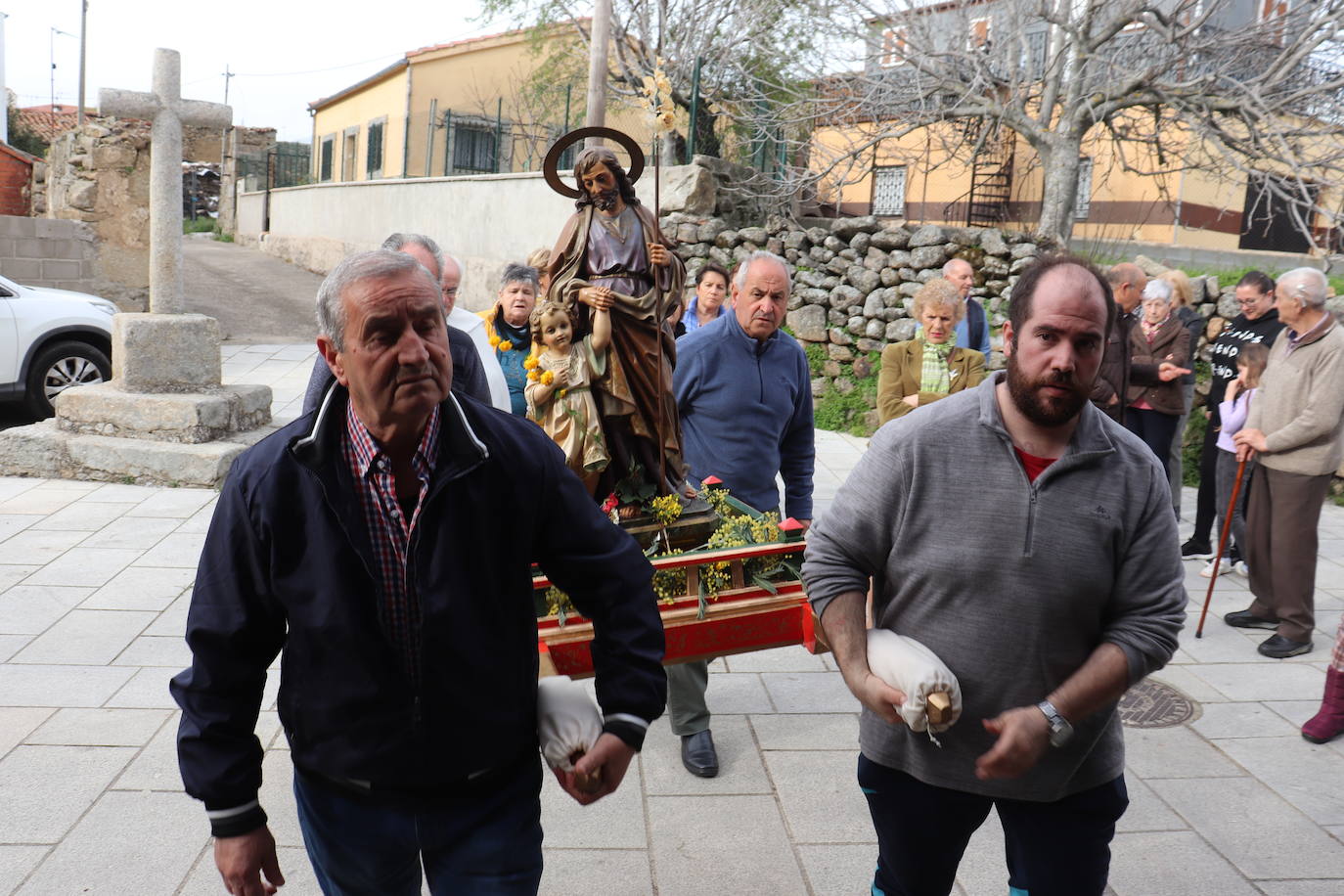 Sanchotello suma la festividad de San José a su acervo religioso