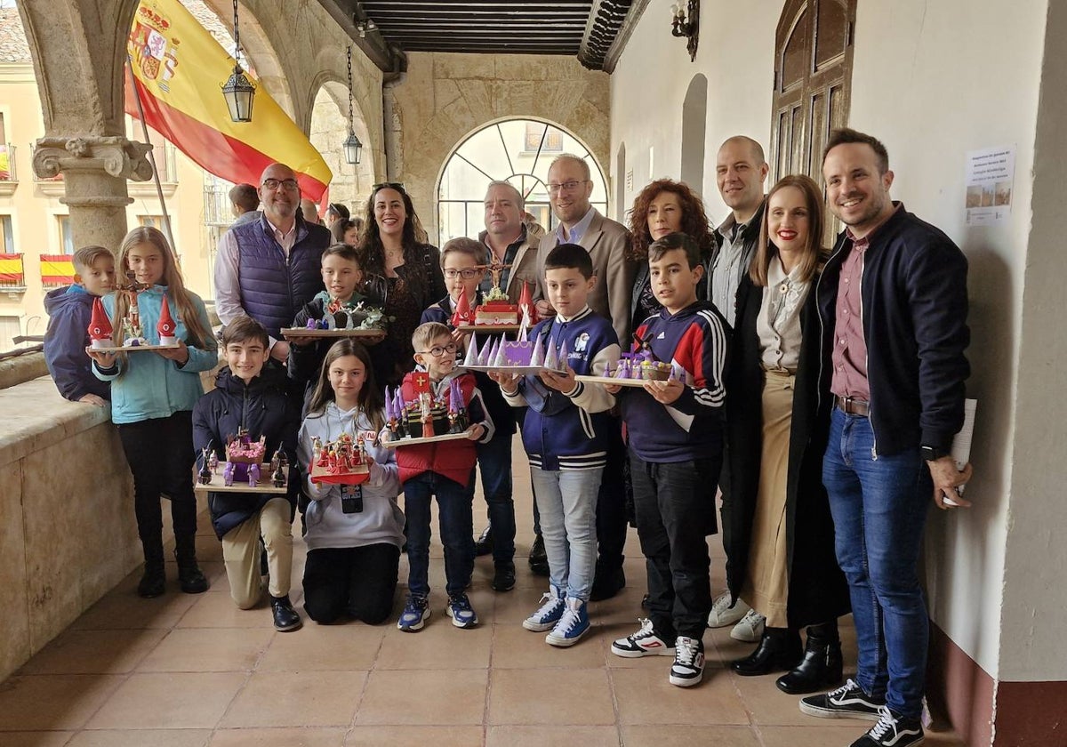 Alumnos de Religión del colegio Miróbriga recogen en maquetas todos los pasos de la Semana Santa