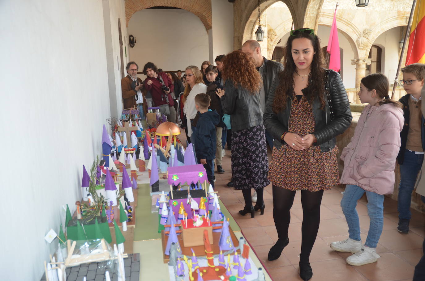 Alumnos de Religión del colegio Miróbriga recogen en maquetas todos los pasos de la Semana Santa