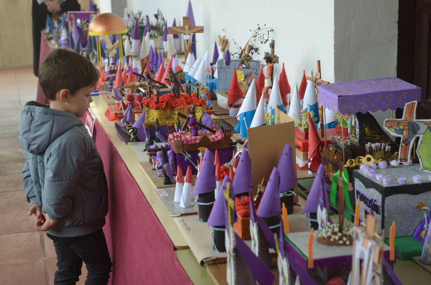 Alumnos de Religión del colegio Miróbriga recogen en maquetas todos los pasos de la Semana Santa