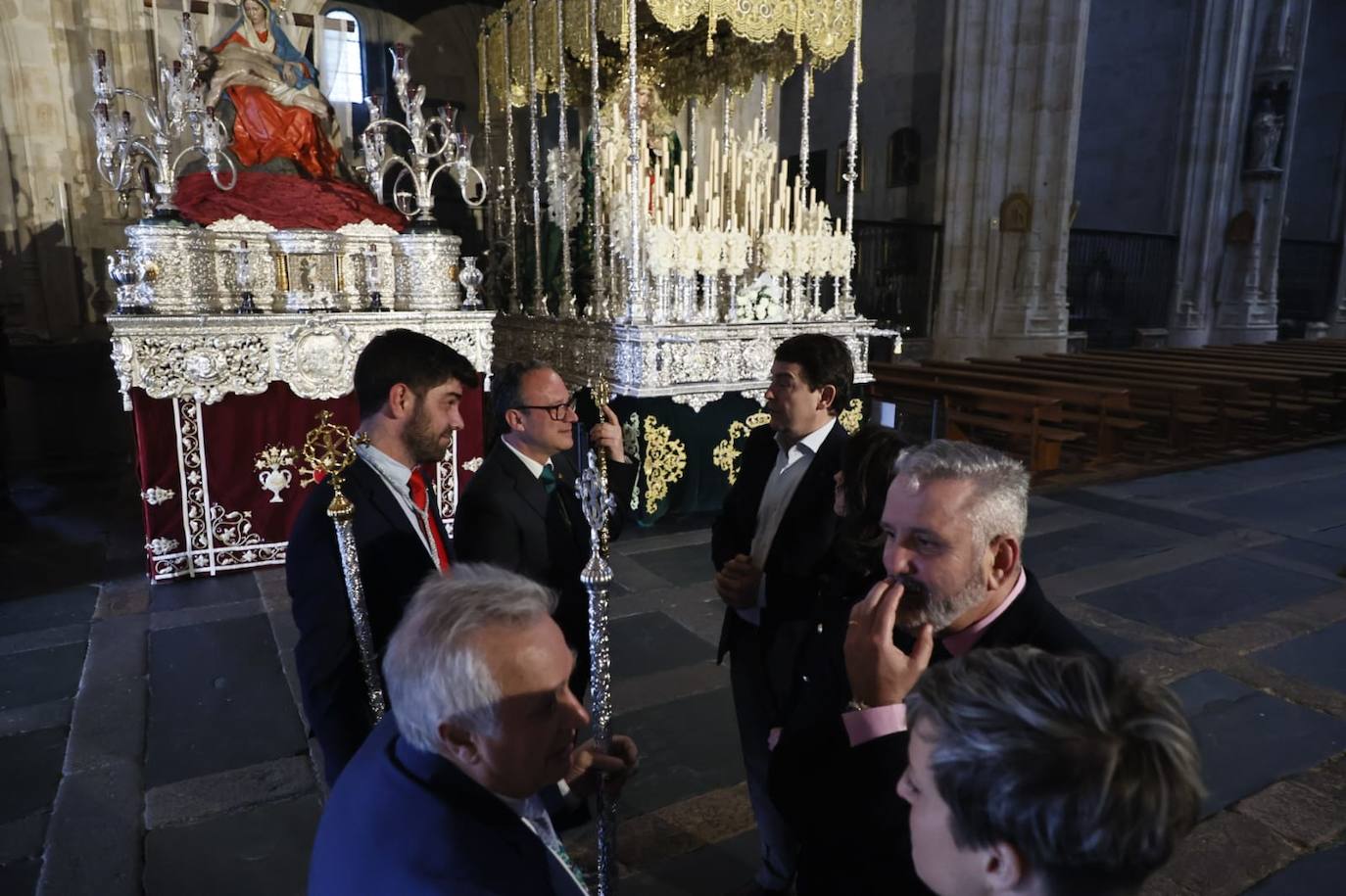 Salida masiva para recibir a un Cristo de la Redención vestido de &#039;Madrugada&#039;