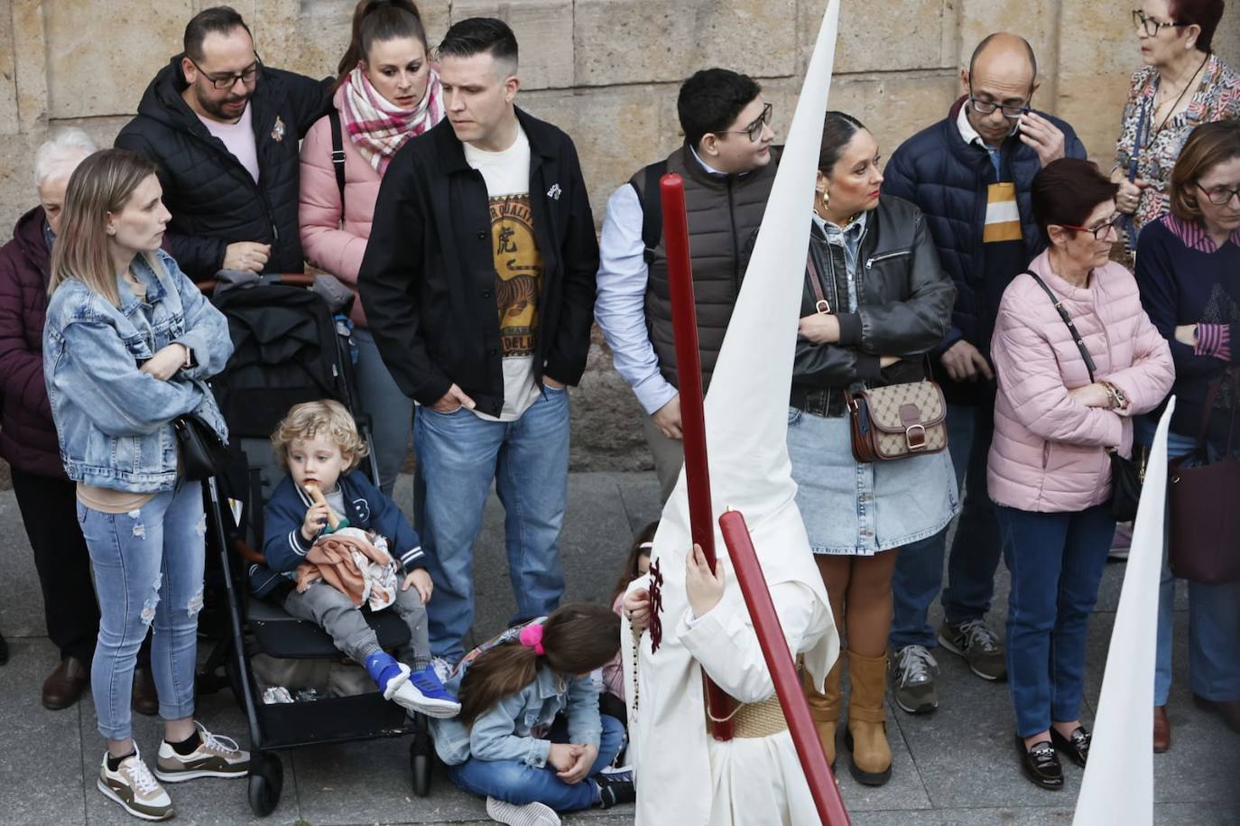 Salida masiva para recibir a un Cristo de la Redención vestido de &#039;Madrugada&#039;