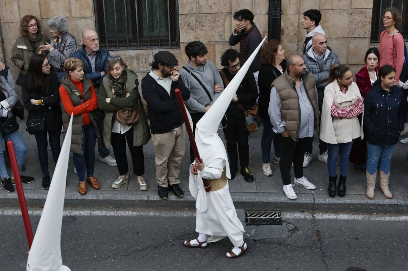 Salida masiva para recibir a un Cristo de la Redención vestido de &#039;Madrugada&#039;