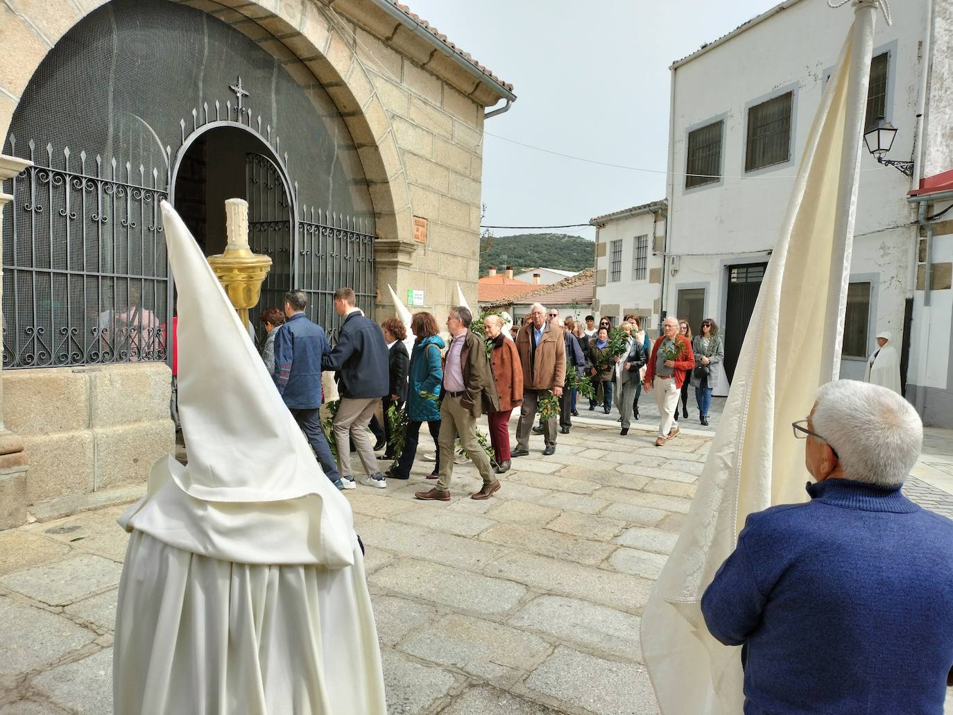 Ledrada abre su Semana Santa con la procesión del Domingo de Ramos