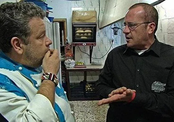 Alberto Chicote, en una conversación con Antonio, el propietario de la taberna.