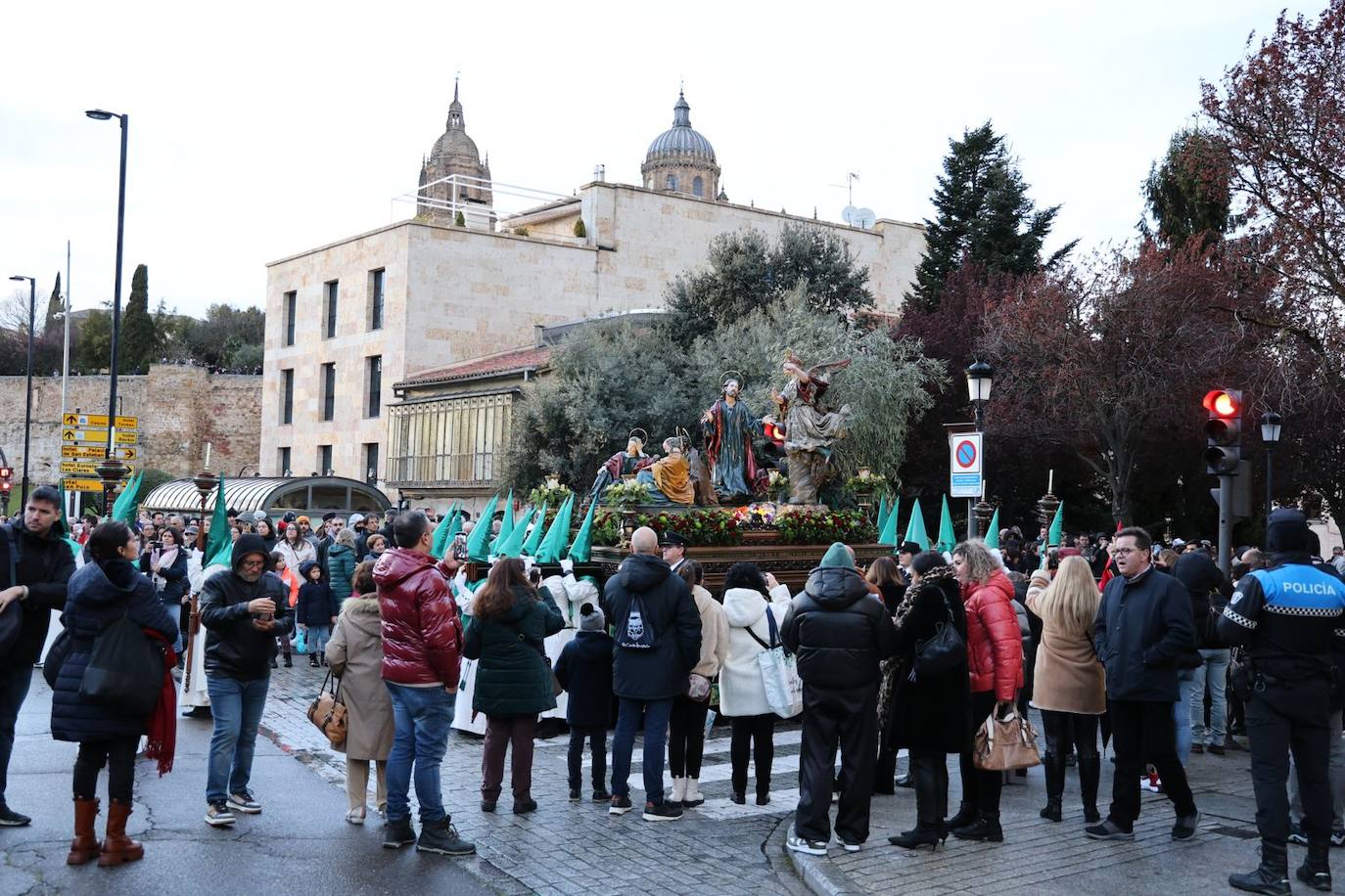 Procesión de la Cofradía de la Oración en el Huerto de los Olivos