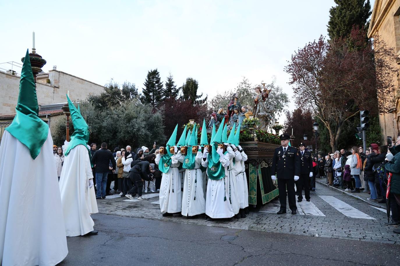 Procesión de la Cofradía de la Oración en el Huerto de los Olivos