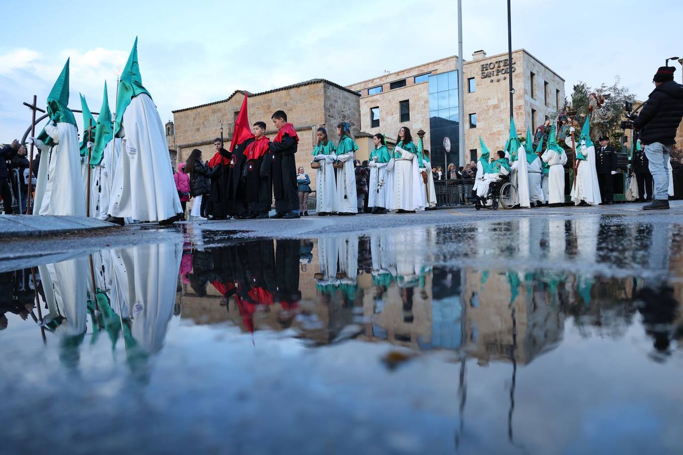 Procesión de la Cofradía de la Oración en el Huerto de los Olivos